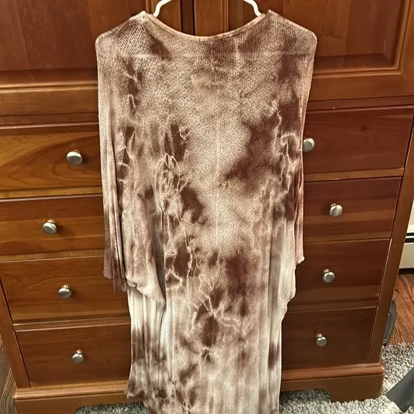 Beautiful NWT long full length lightweight brown/beige cardigan. Dolman sleeves. - Picture 4 of 4